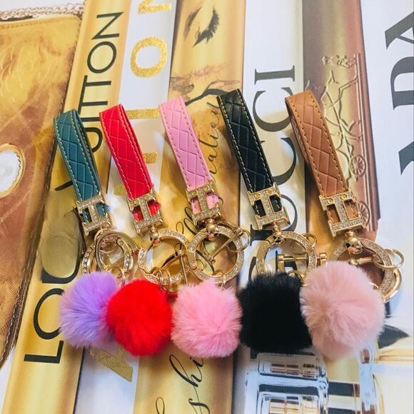 BROWN Leather Diamond High-end Key Ring Elegant Color Leather Car Key Chain - Picture 3 of 8